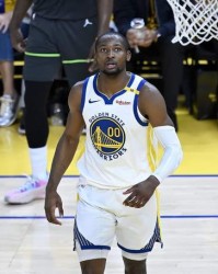 一夜3大消息！湖人补强新目标，快船迎重大利好，实力榜更新