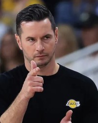 开云APP-湖人防守没救了！资源不够，雷迪克无体系支撑，对手疯狂点东契奇|马库斯-斯玛特|八村塁|夏洛特黄蜂队|洛杉矶湖人队|JJ-雷迪克_新浪体育_新浪新闻