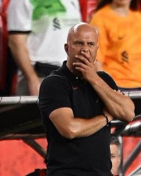 开云APP-利物浦新帅：签新援的门槛很高 体育总监正在努力