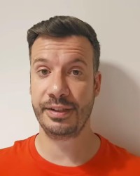 米兰跟队记者透露球队正与曼联协商霍伊伦转会条款 同时考虑引进新中卫