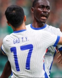 打破魔咒！申花终结工体对国安12连败，送国安赛季首败&amp;登顶中超